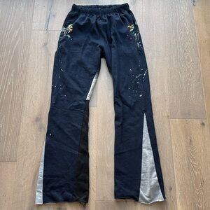 MNML swears size M. good condition.